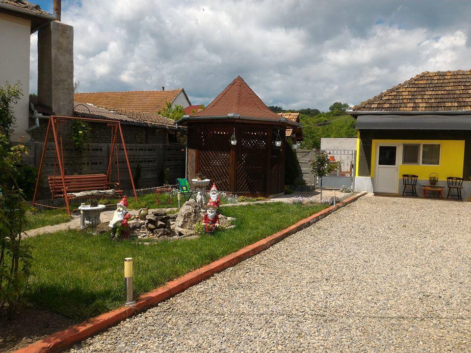 דירות Haţeg Casa Ana מראה חיצוני תמונה